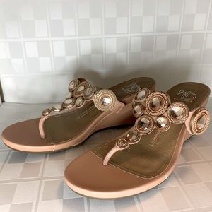 NWOT‼️ New direction jewel sandals